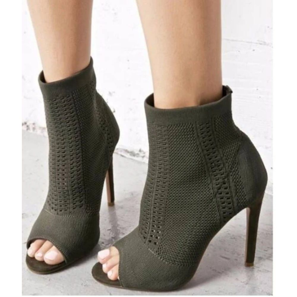 Catherine Malandrino Olive Green Knitty Heels size 7.5 Pumps Open Toe